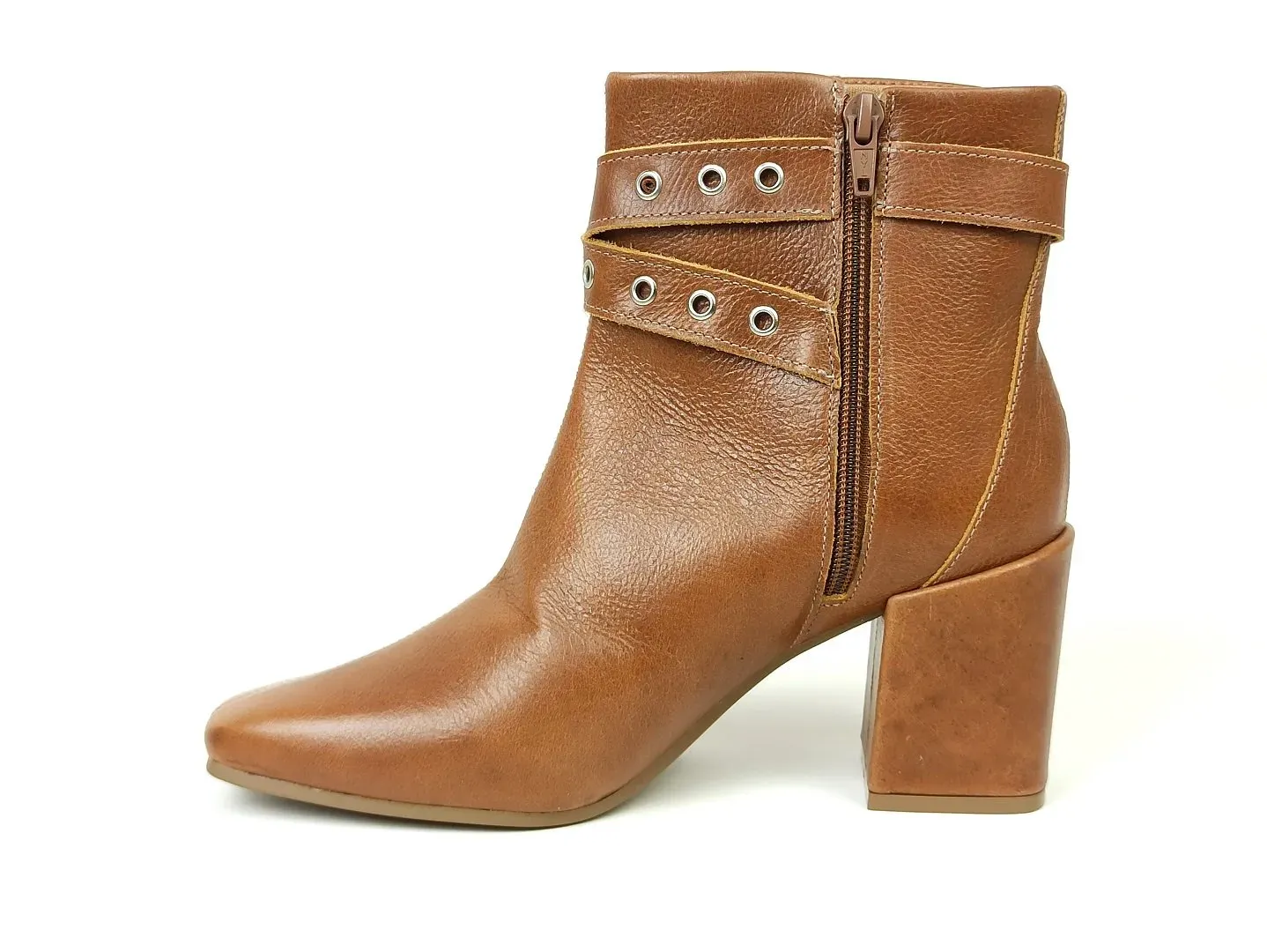 bota-cano-medio-salto-bloco-bico-quadrado-caramelo-527611412_5