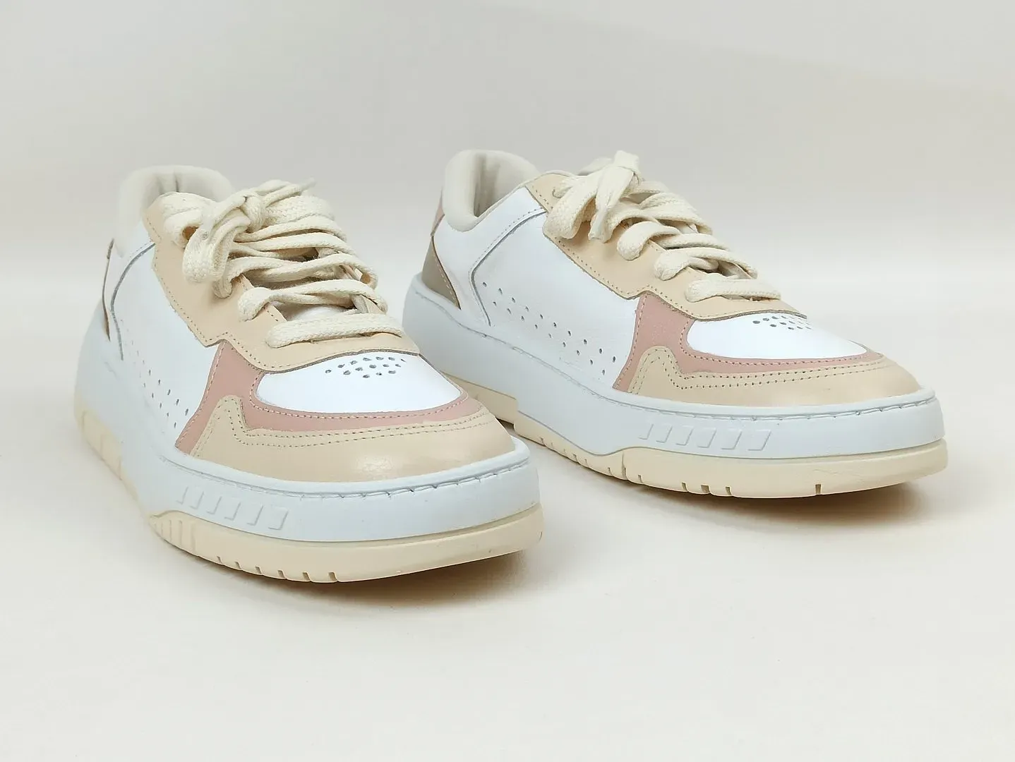 tenis-solado-emborrachado-bico-redondo-off-white-529211365_3