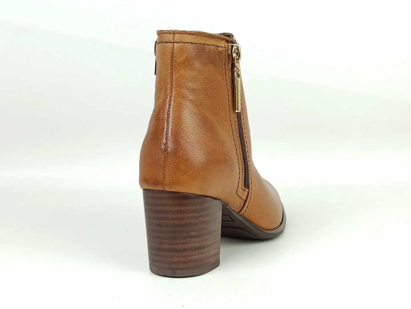 bota-cano-medio-couro-salto-bloco-bico-redondo-caramelo-52151_4