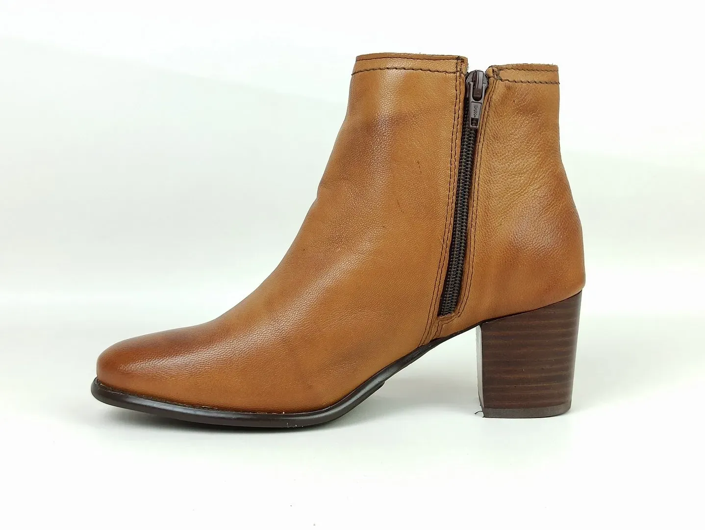 bota-cano-medio-couro-salto-bloco-bico-redondo-caramelo-52151_5