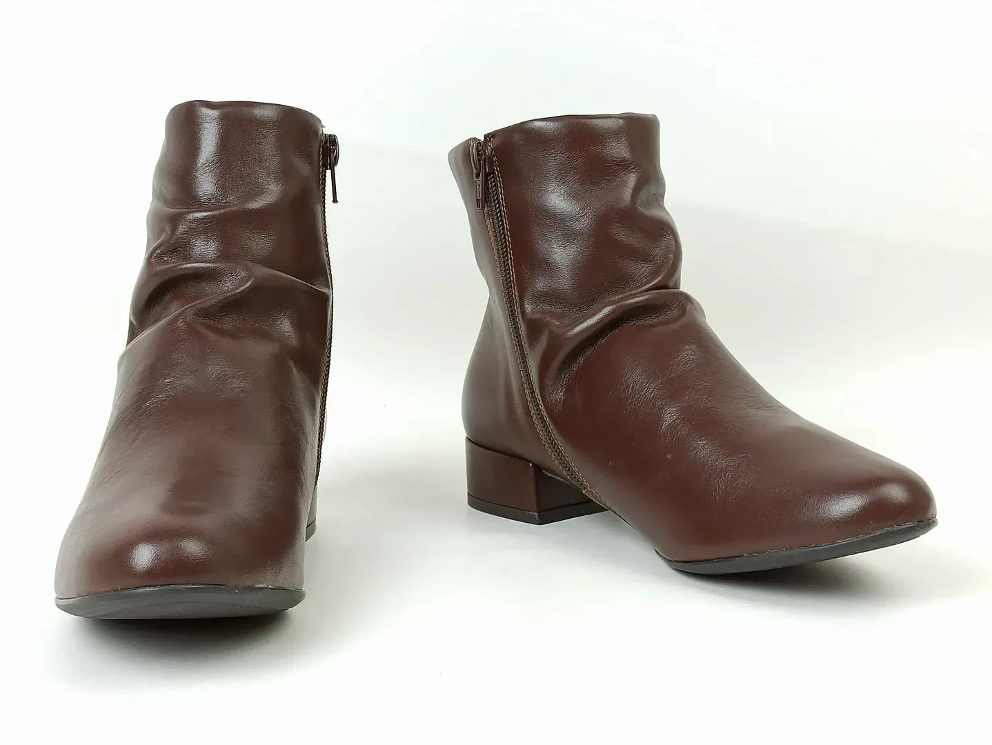 bota-cano-baixo-salto-baixo-bloco-bico-redondo-preta-1200327062_3