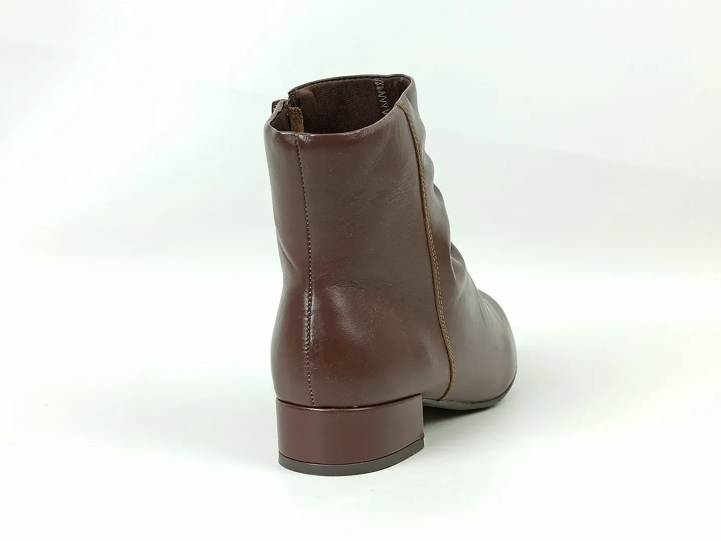 bota-cano-baixo-salto-baixo-bloco-bico-redondo-preta-1200327062_5