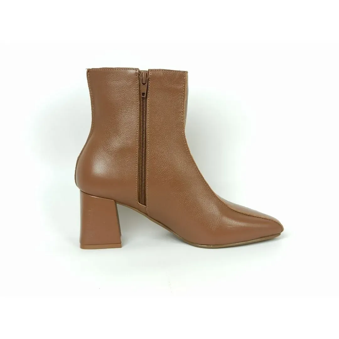 bota-cano-medio-couro-salto-bloco-bico-quadrado-caramelo-21400206_4