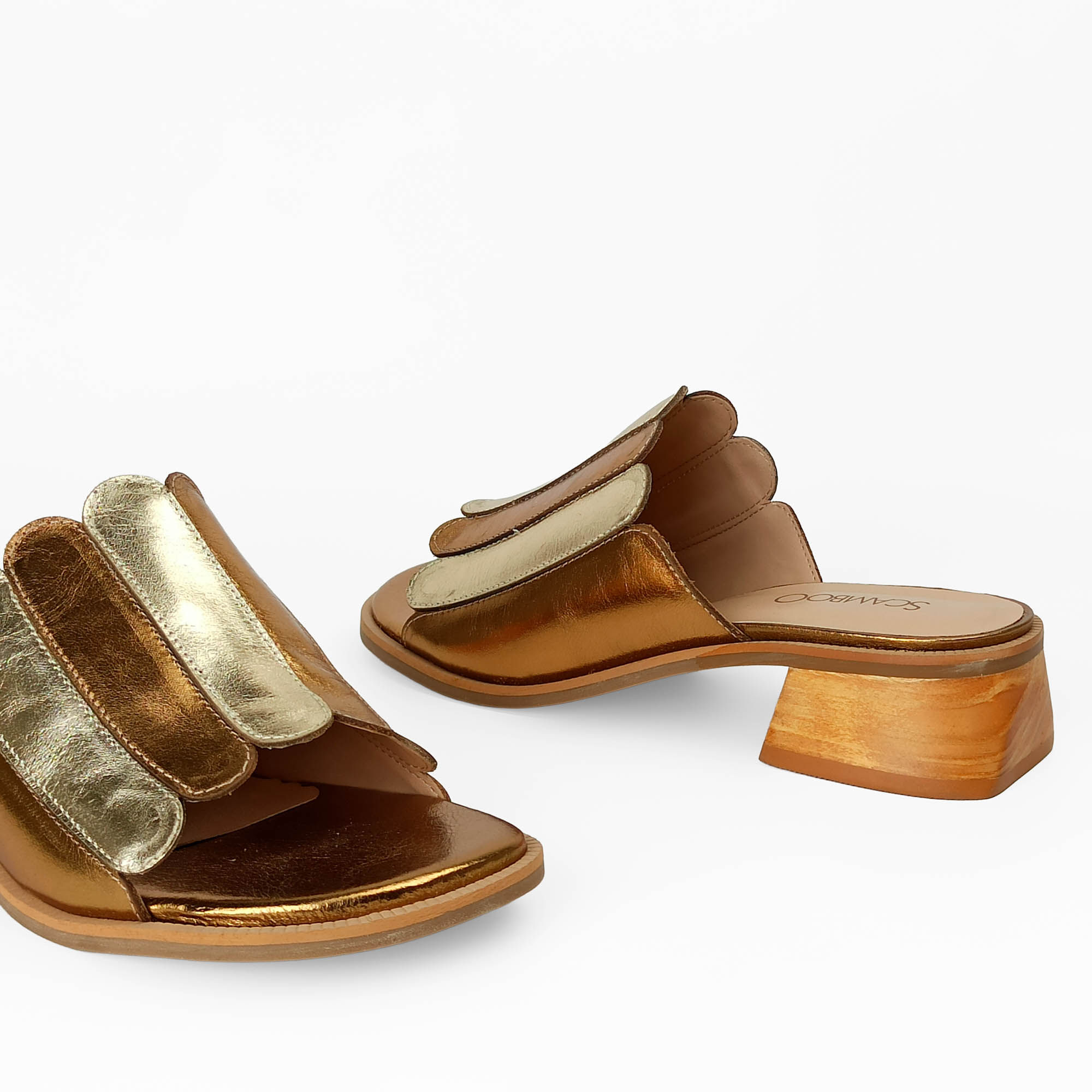 tamanco-metalizado-couro-salto-baixo-bloco-bico-quadrado-dourado-458aa5092_5