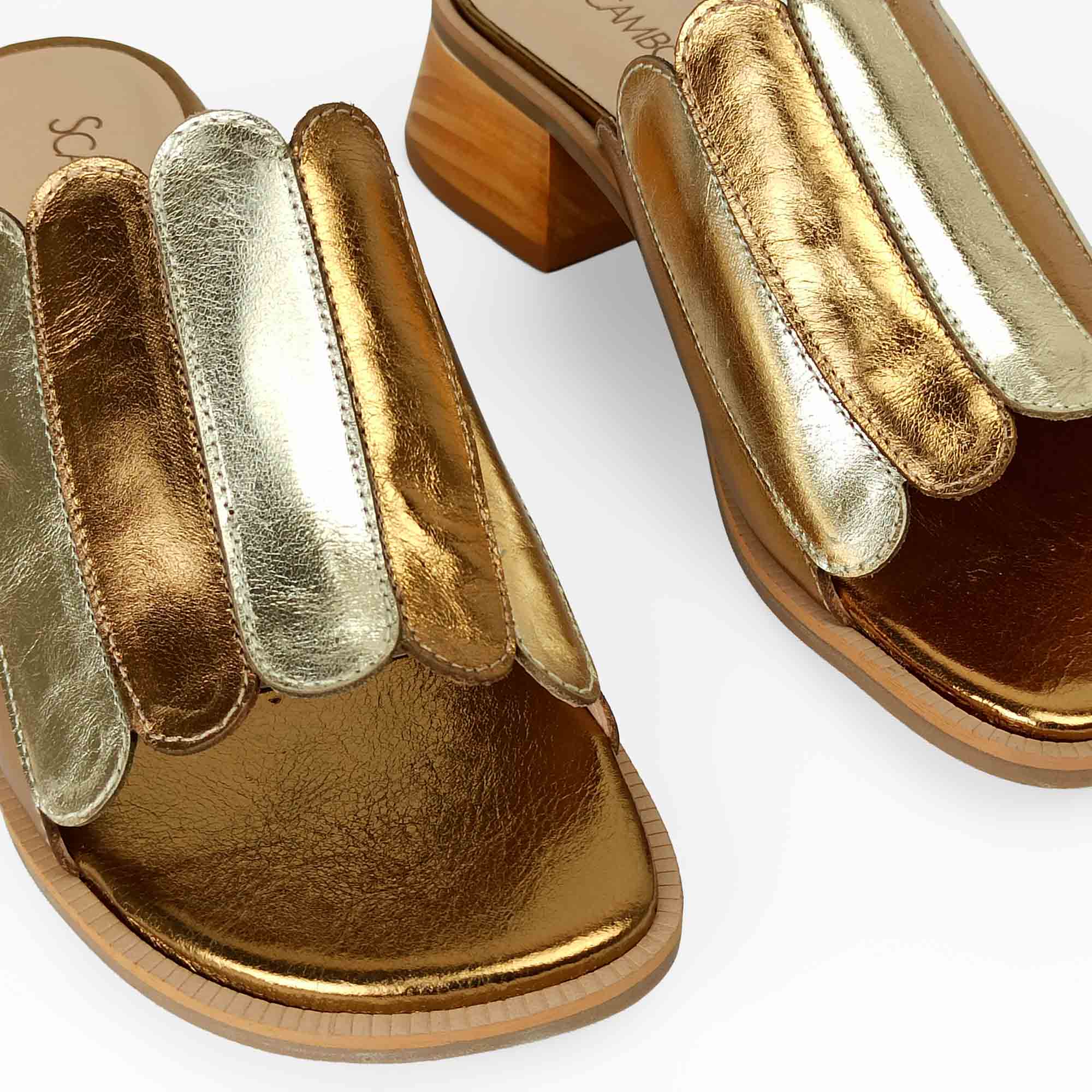 tamanco-metalizado-couro-salto-baixo-bloco-bico-quadrado-dourado-458aa5092_6