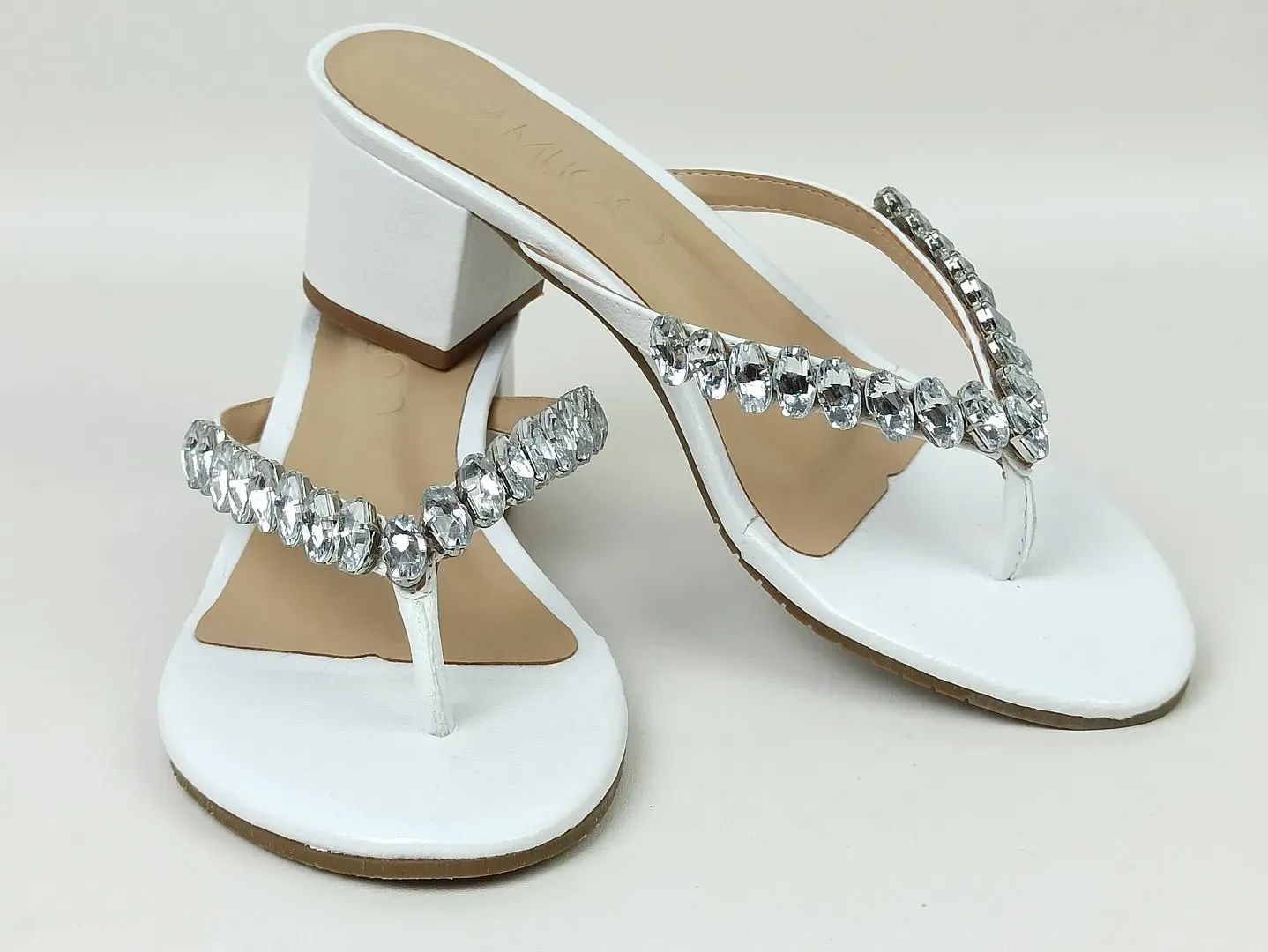 tamanco-couro-salto-baixo-bloco-bico-redondo-branco-20812701_5