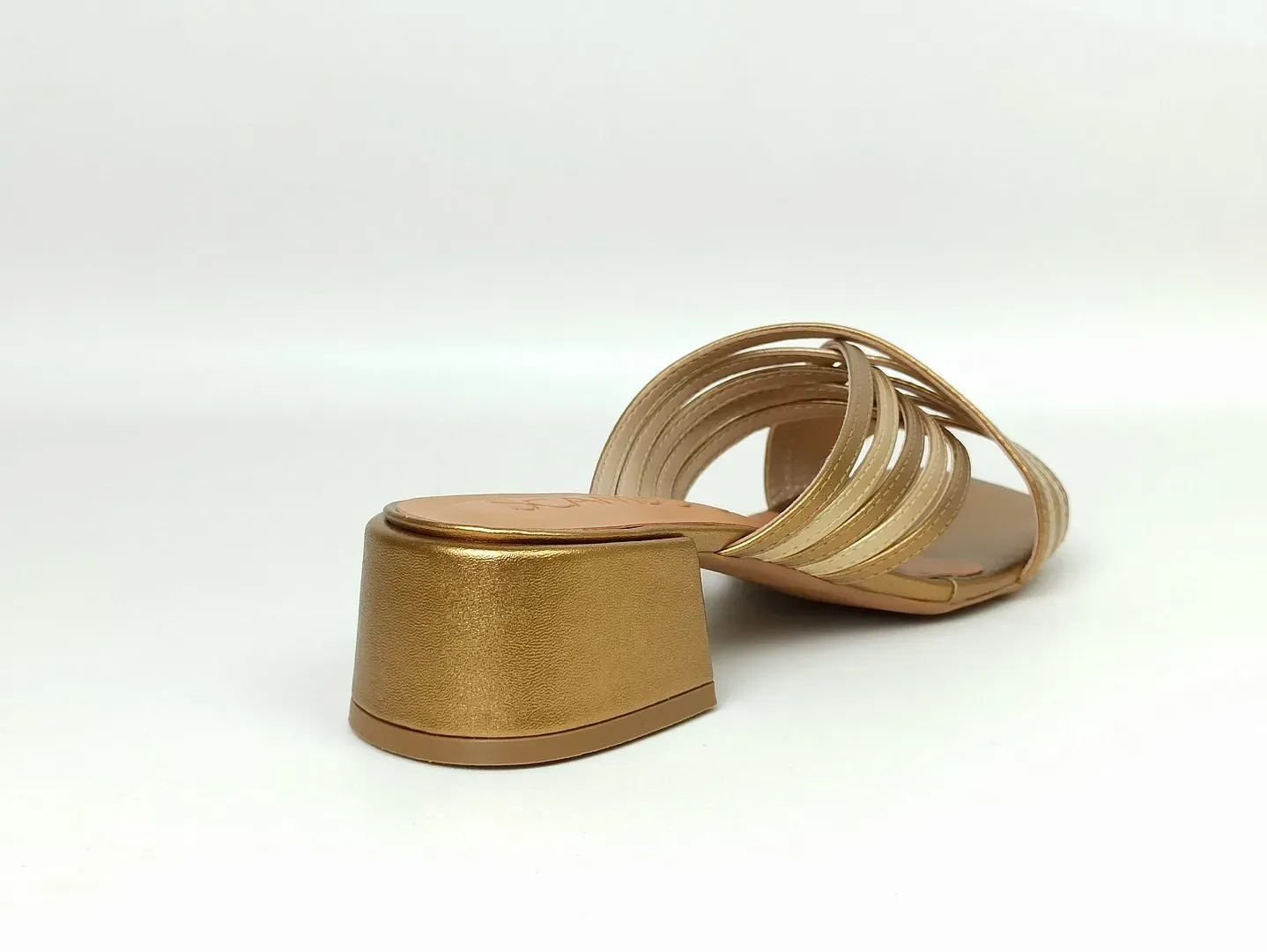 tamanco-metalizado-salto-baixo-bloco-bico-quadrado-bronze-56001201_3