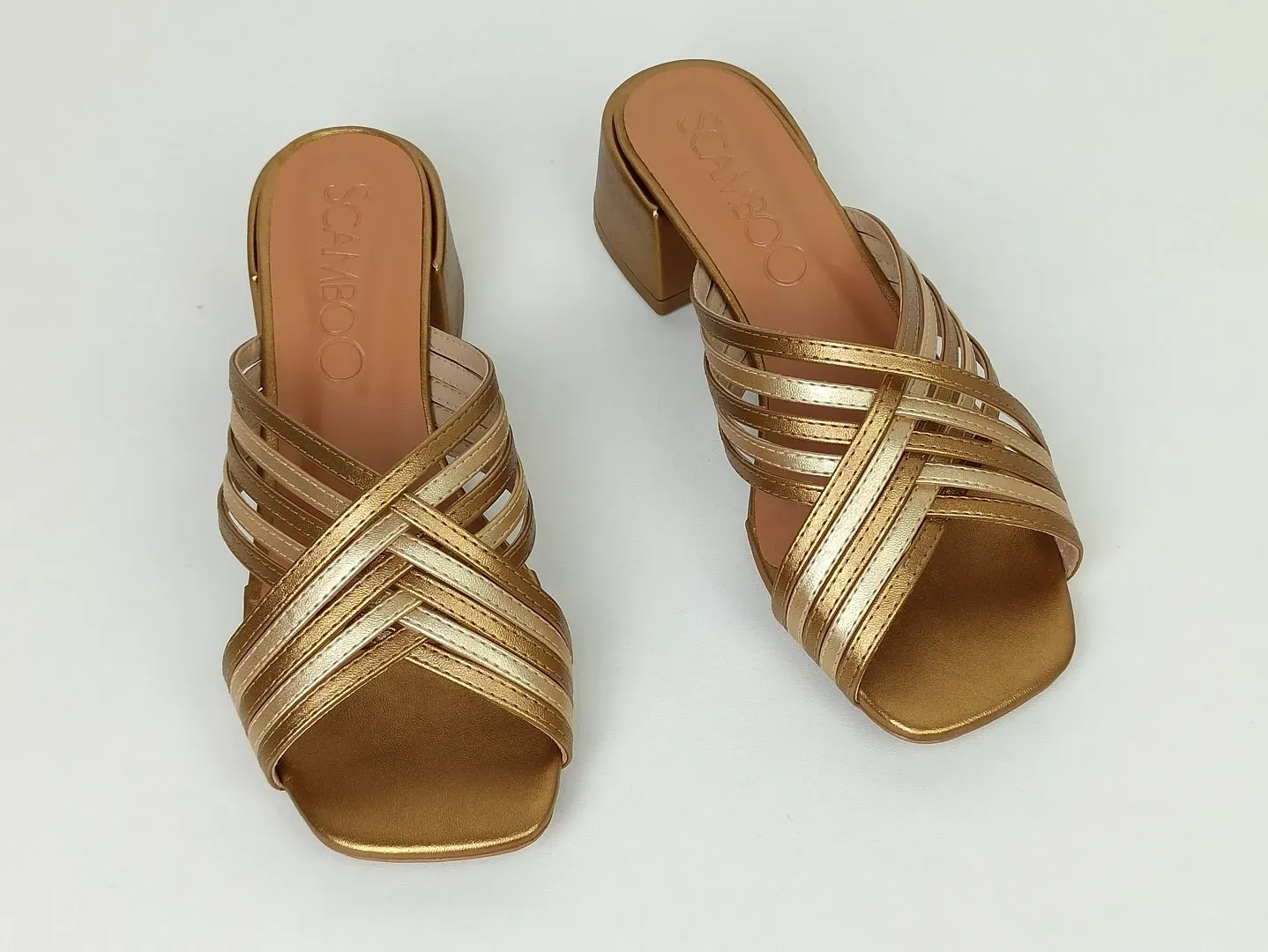 tamanco-metalizado-salto-baixo-bloco-bico-quadrado-bronze-56001201_4