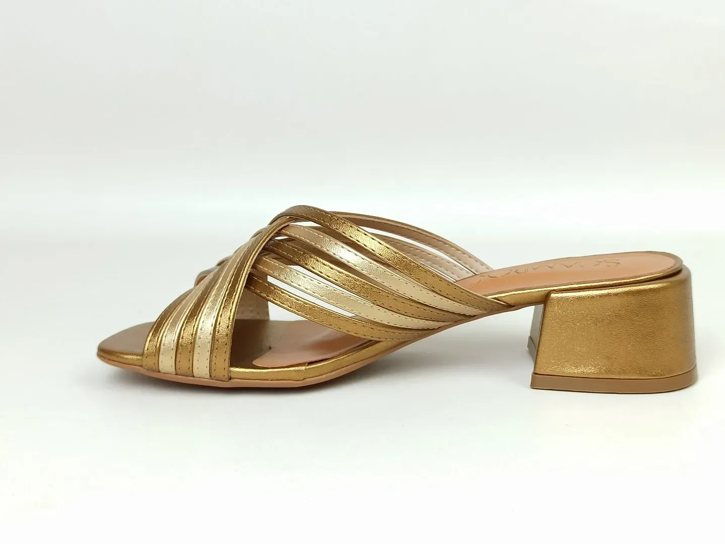 tamanco-metalizado-salto-baixo-bloco-bico-quadrado-bronze-56001201_5