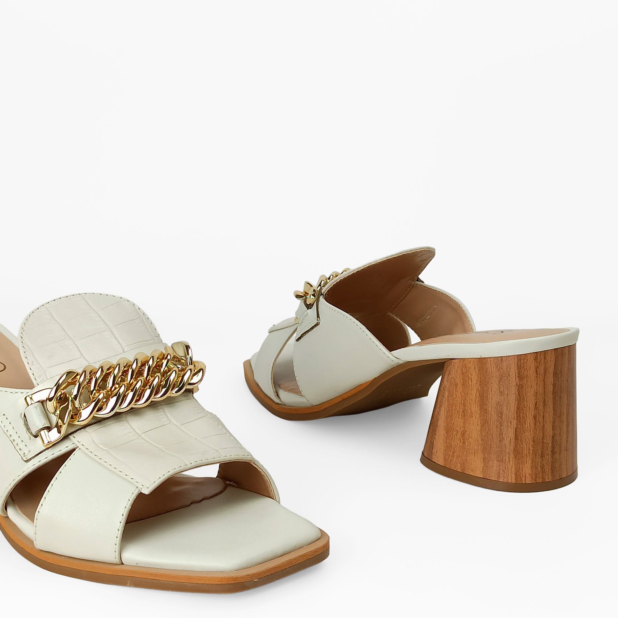 tamanco-couro-salto-bloco-bico-quadrado-off-white-460aa5113_5