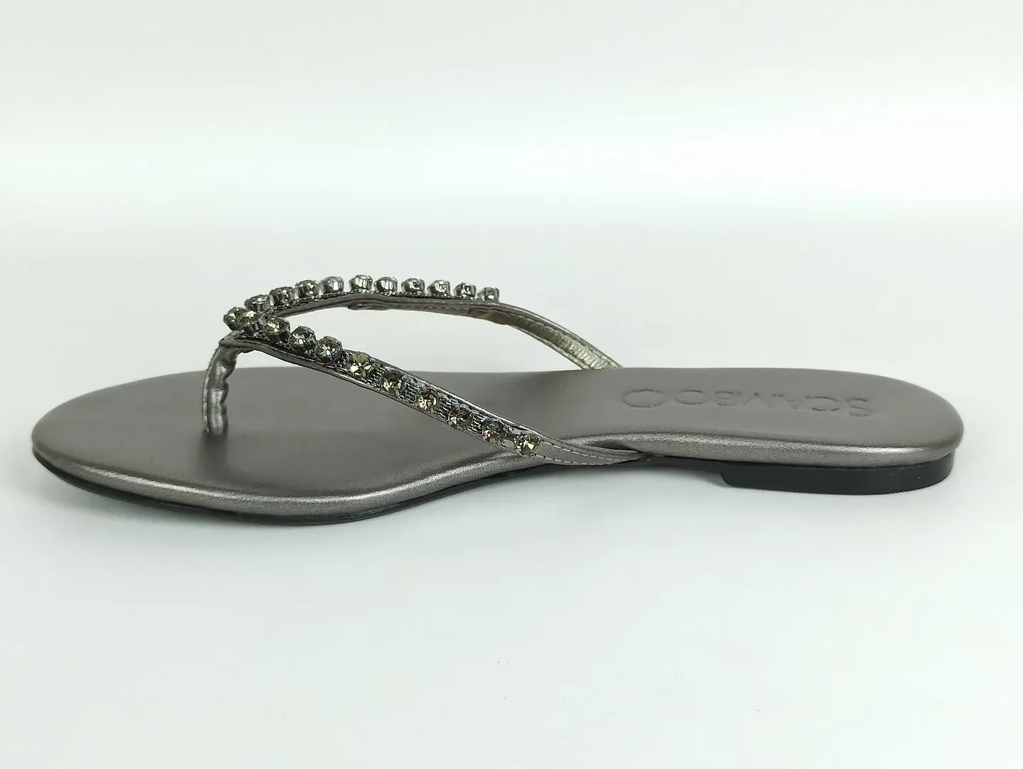 sandalia-rasteira-bico-redondo-prata-30018901_4