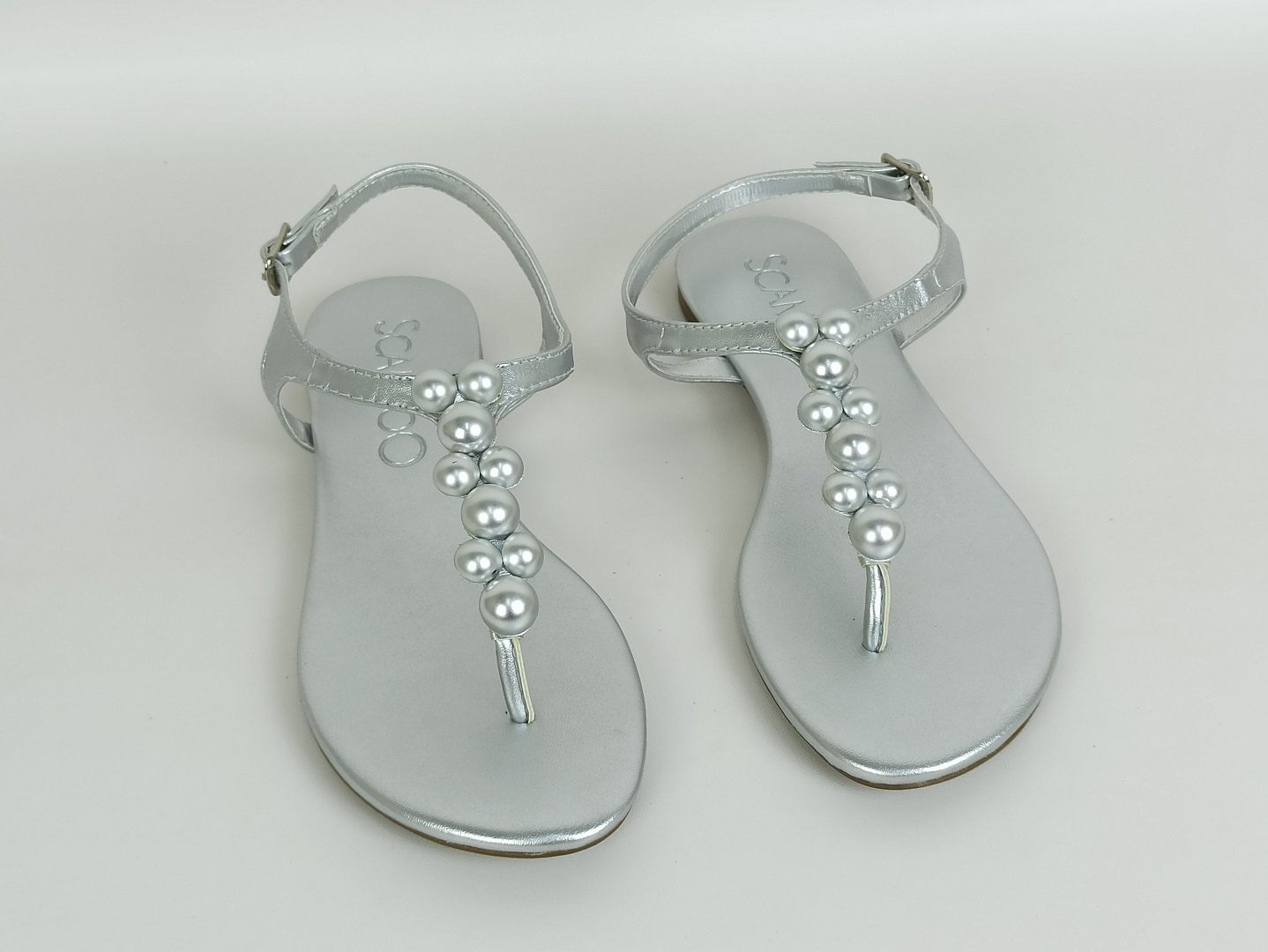 sandalia-rasteira-metalizada-bico-redondo-prata-30018308_3