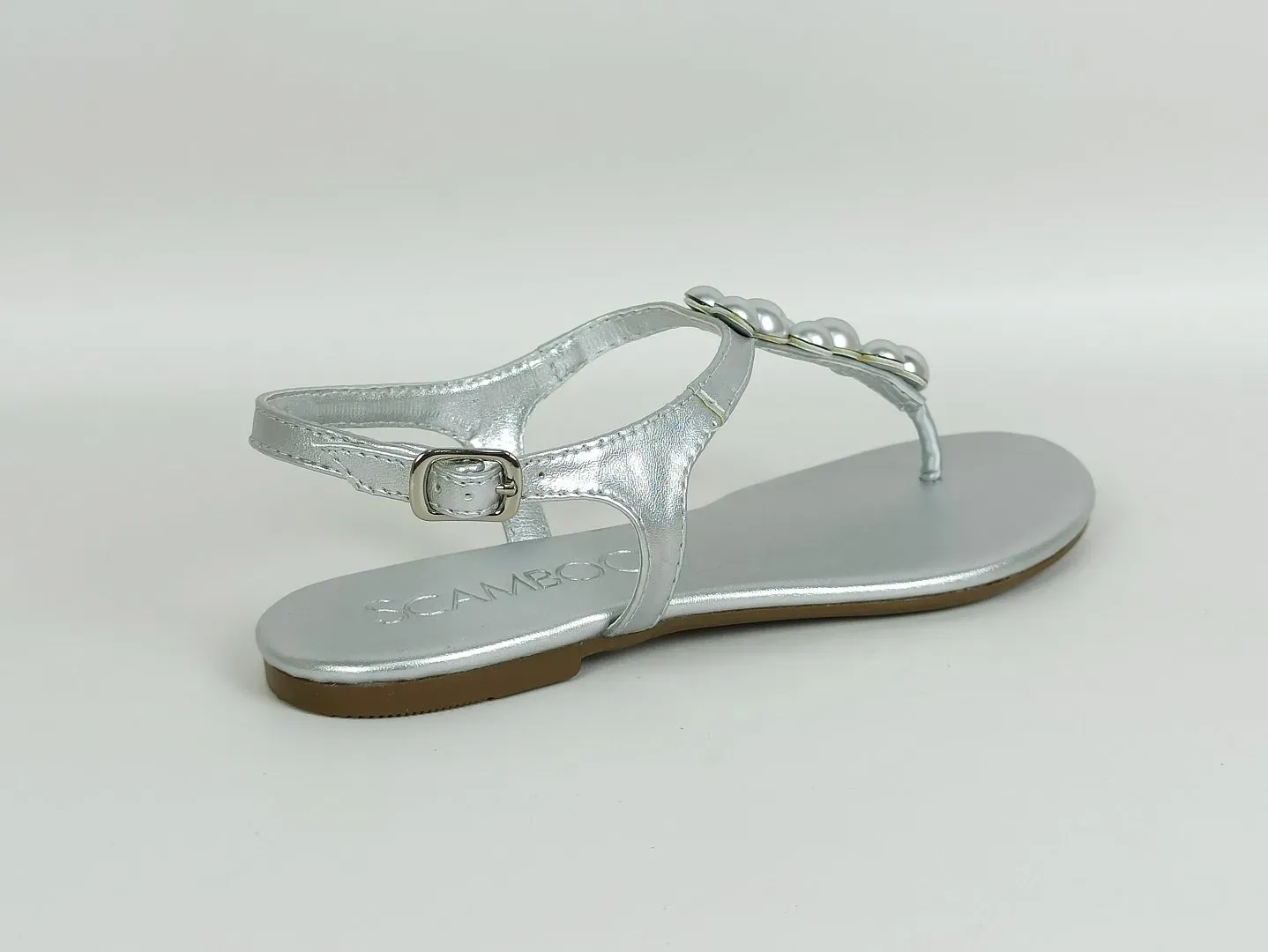 sandalia-rasteira-metalizada-bico-redondo-prata-30018308_4