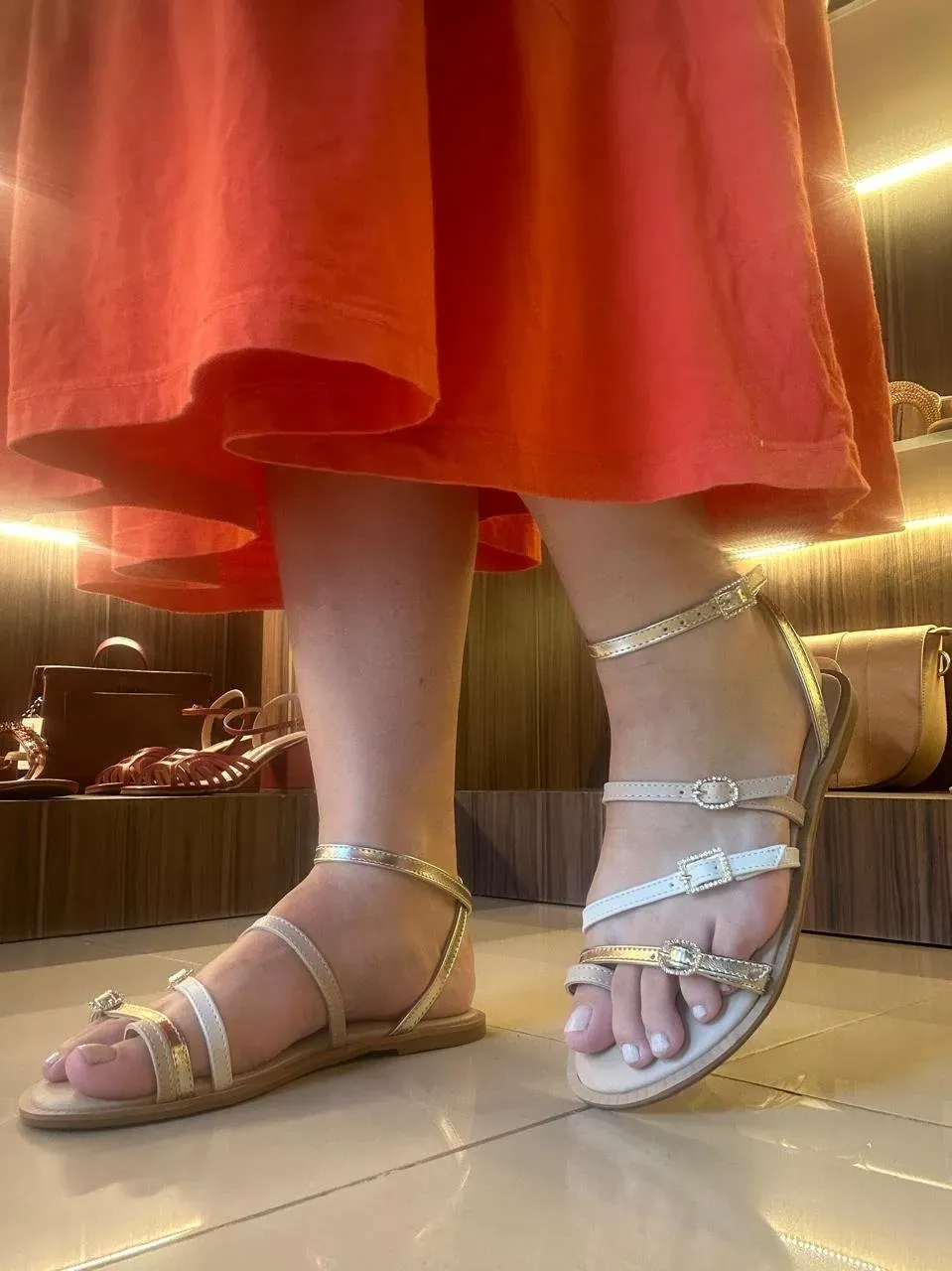 sandalia-rasteira-bico-redondo-nude-16539_5