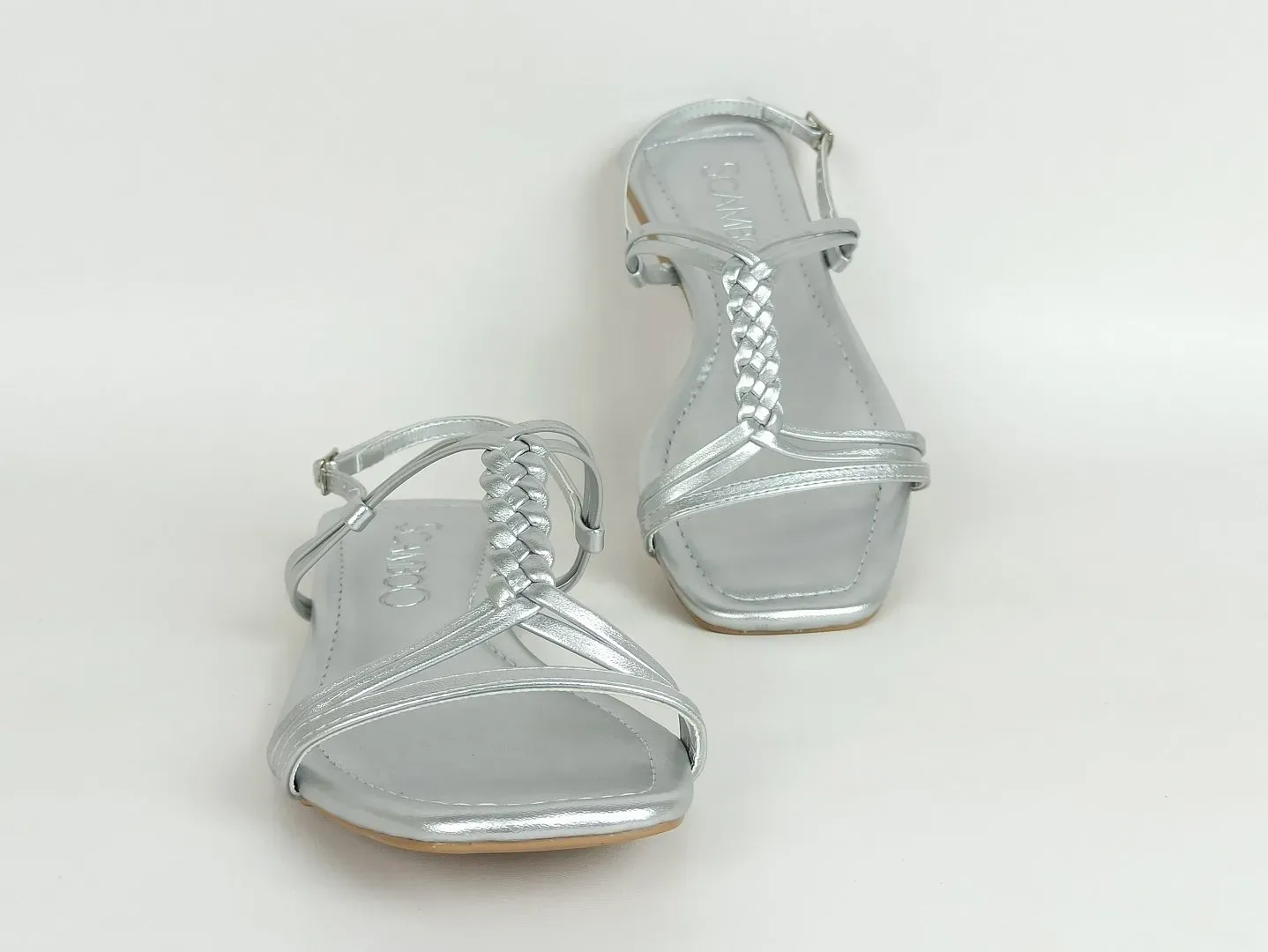 sandalia-rasteira-bico-quadrado-prata-58703803_5