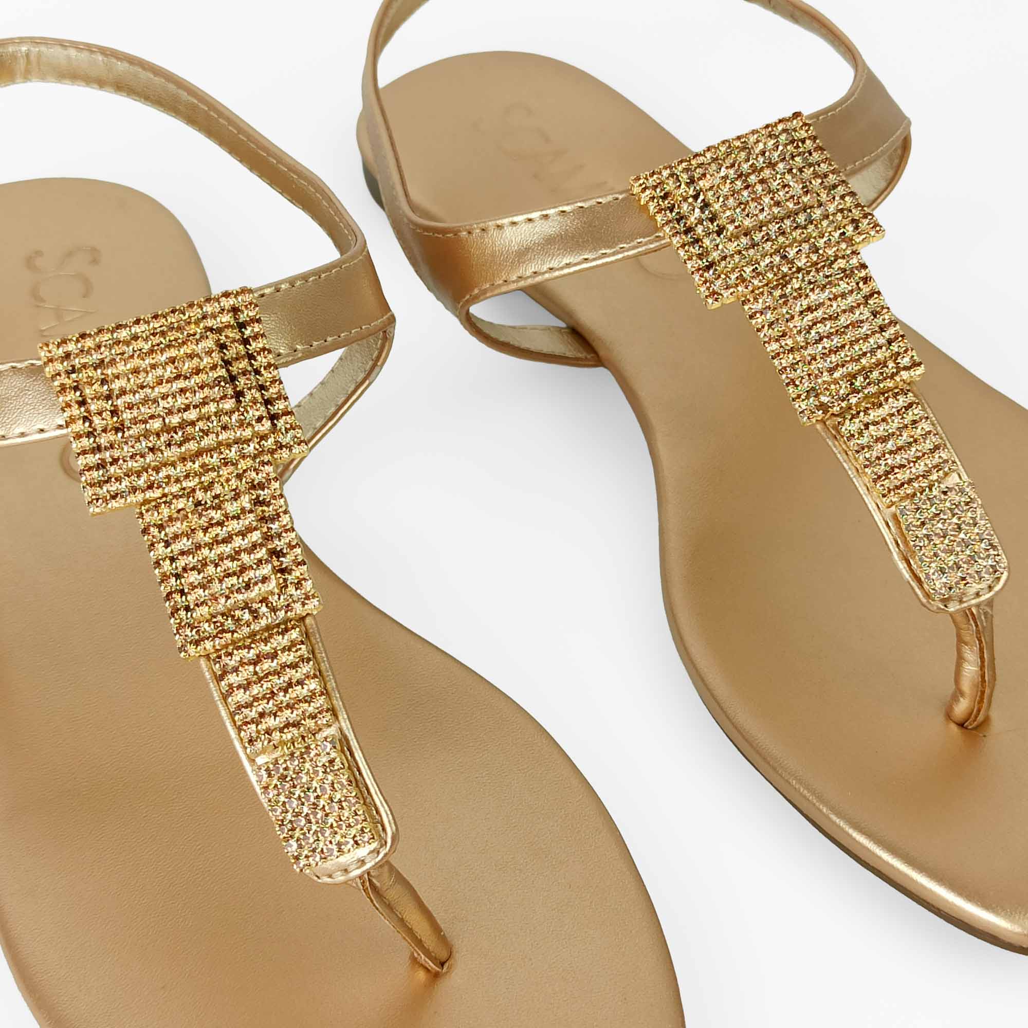 rasteira-metalizada-bico-amendoado-dourada-30022303_5