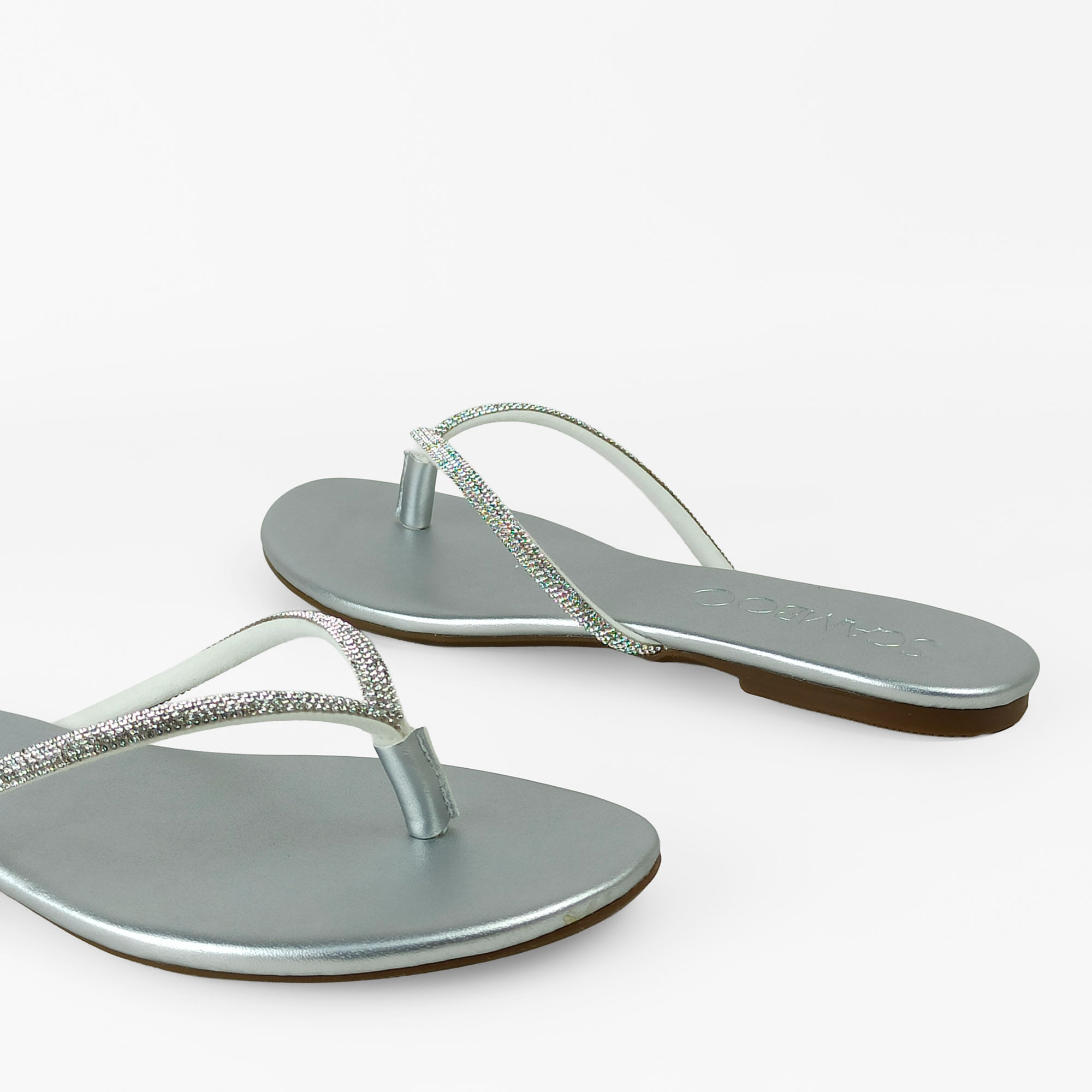 sandalia-rasteira-metalizada-bico-redondo-prata-30020803_4