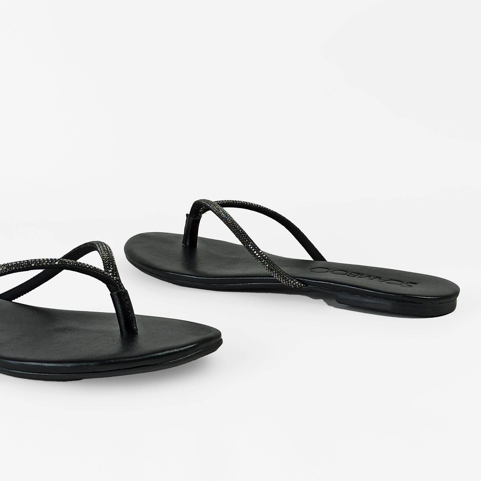 sandalia-rasteira-bico-redondo-preta-30020801_5