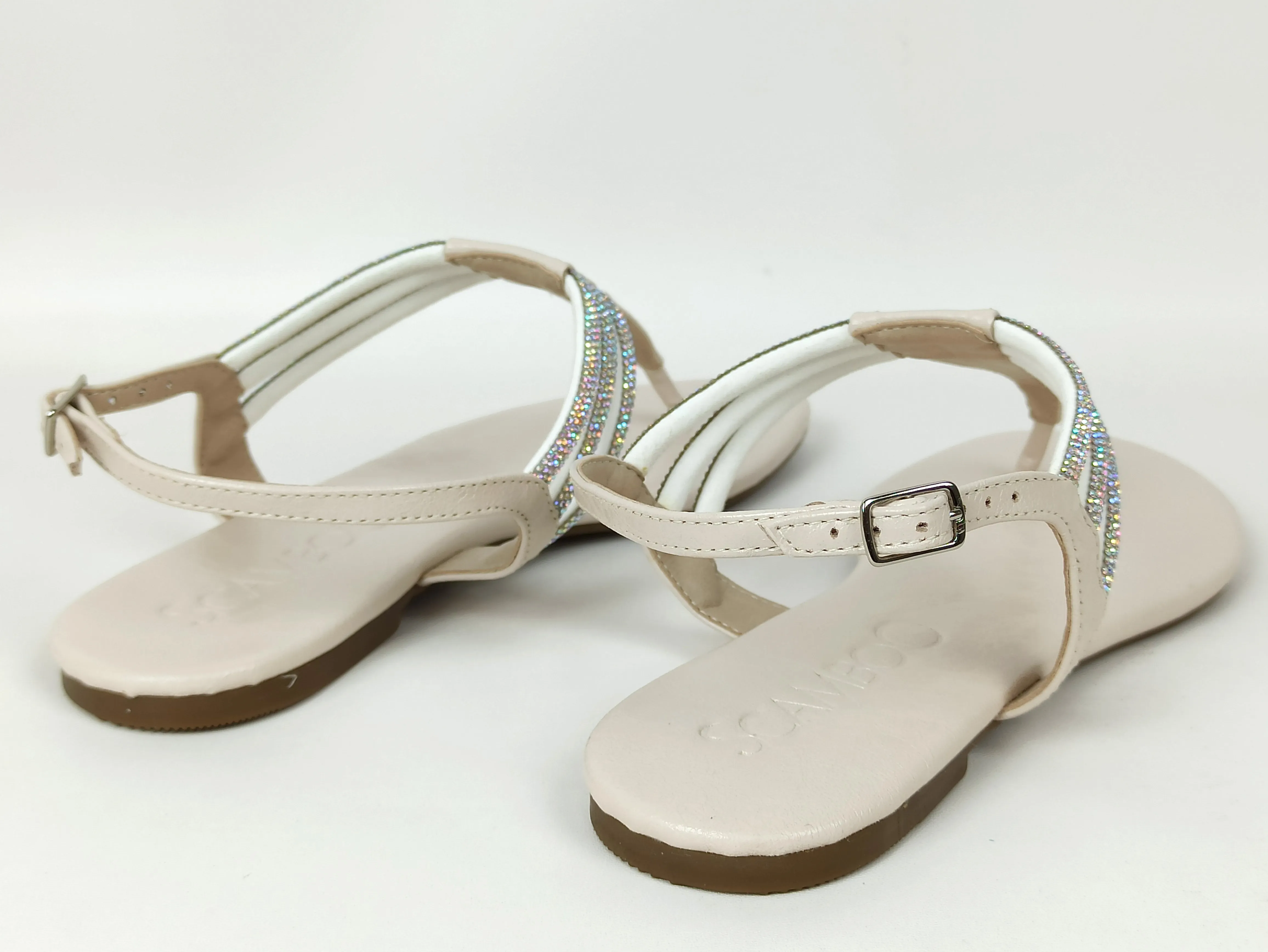 sandalia-rasteira-bico-redondo-creme-30016907_4