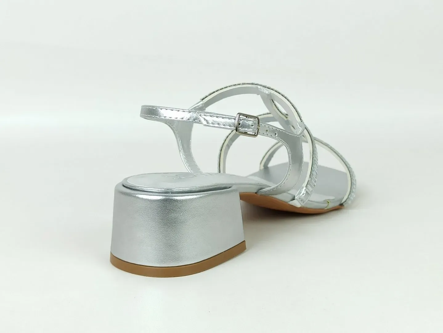 sandalia-metalizada-salto-baixo-bloco-bico-quadrado-prata-56001101_3