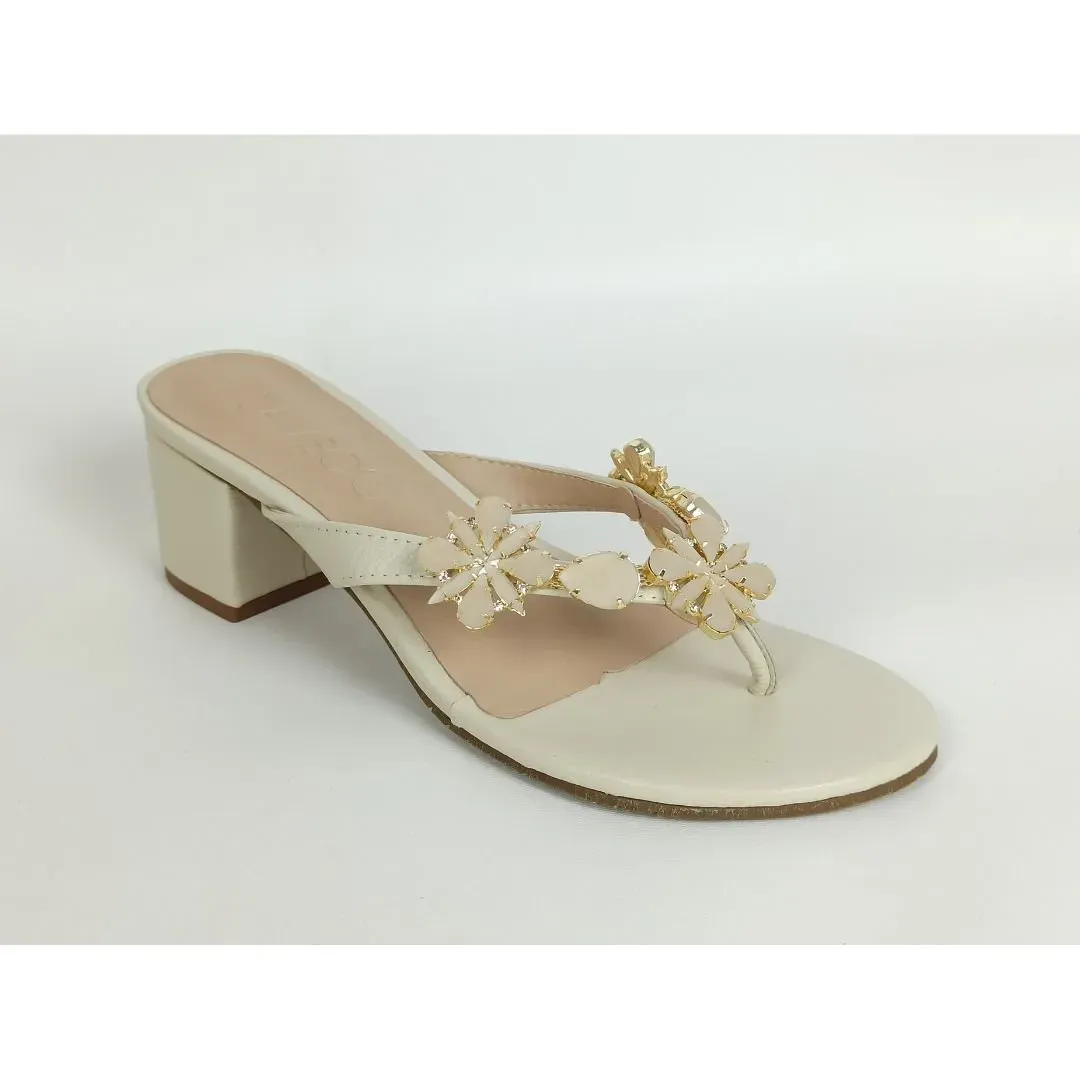 sandalia-couro-salto-medio-bloco-bico-redondo-gelo-20811901_2