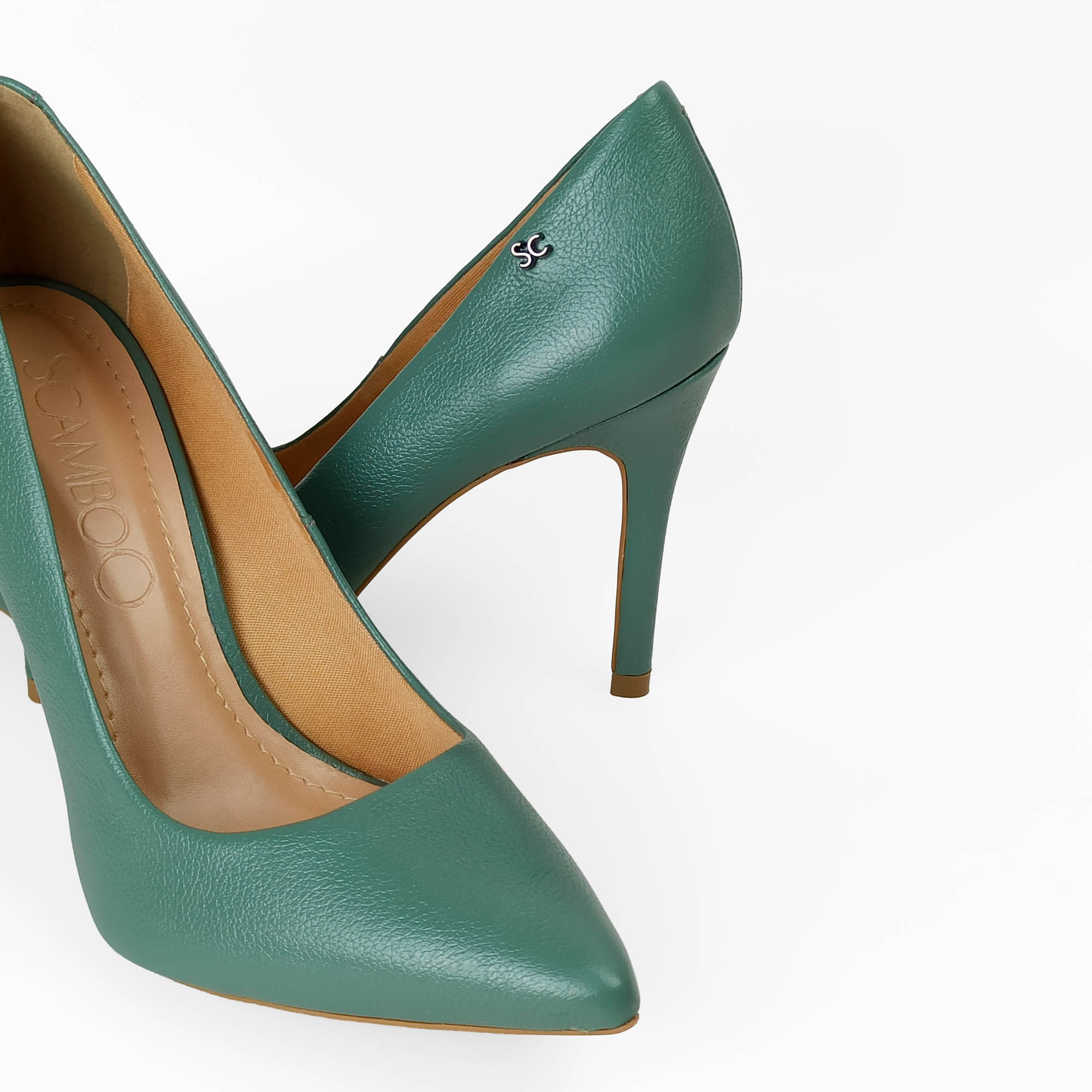 scarpin-verde-couro-bico-fino-125000166_6