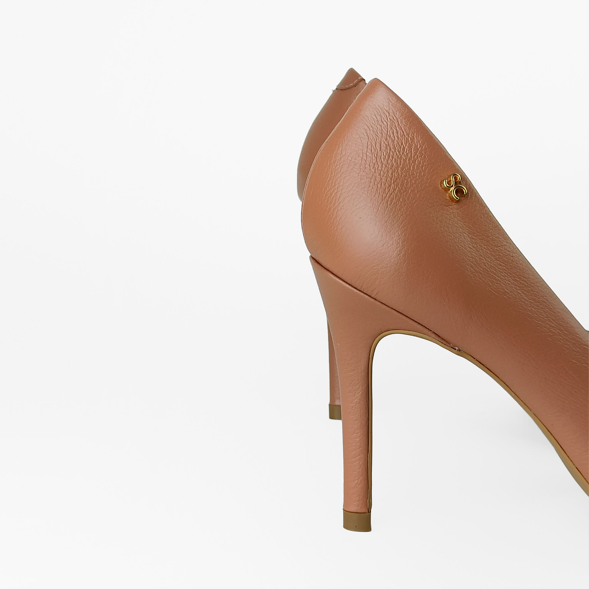 scarpin-couro-salto-alto-bico-fino-nude-125000165_5