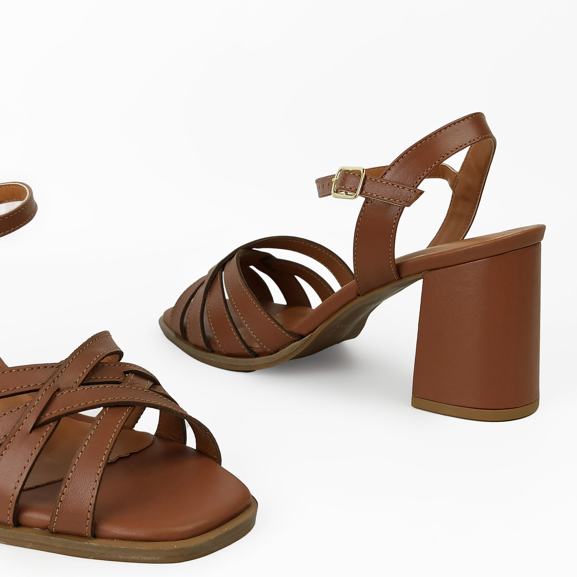 sandalia-couro-salto-bloco-bico-qaudrado-caramelo-409aa5121_6