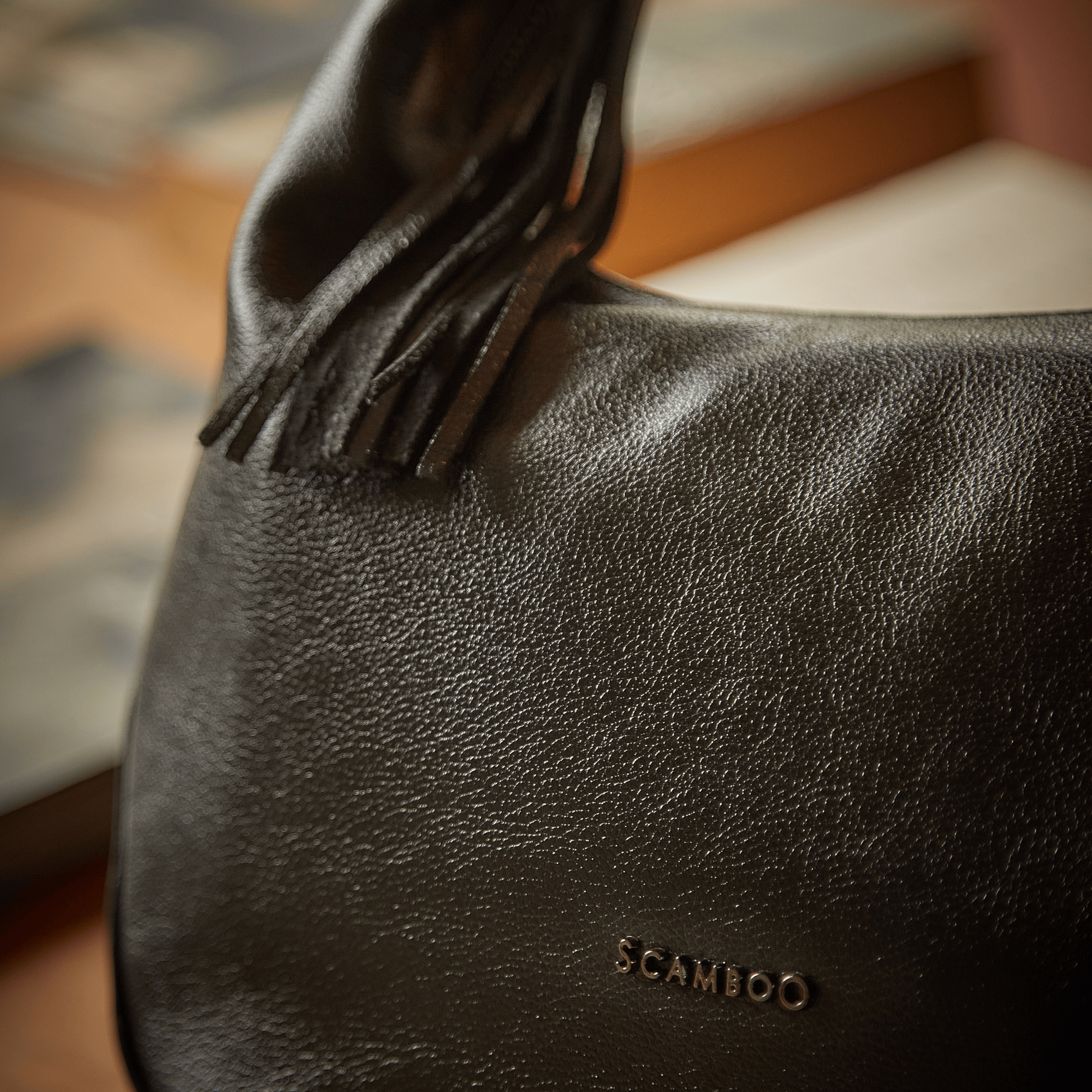 bolsa-de-ombro-media-couro-preto--b203304_10